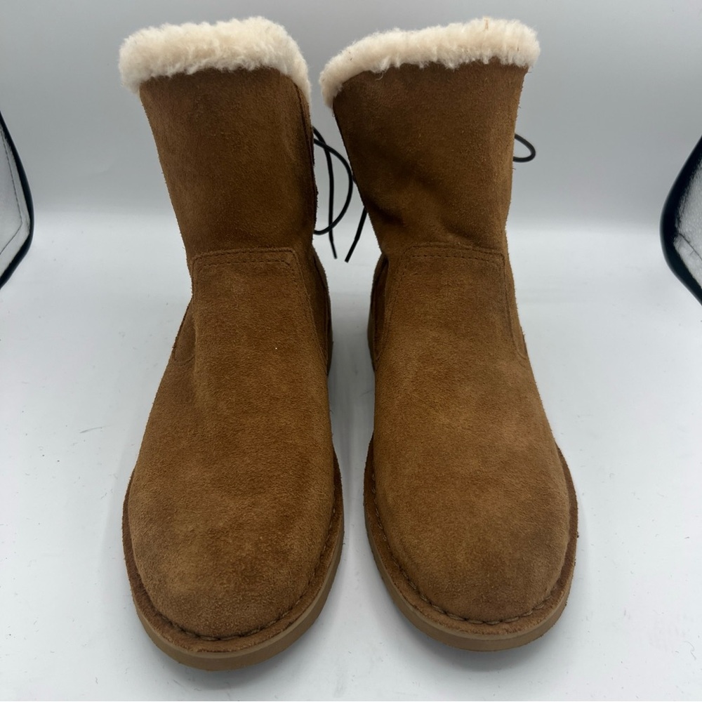 UGG PLUSH NAIYAH CHESTNUT TAN BOOTS SIZE 9 - S/ N 1138236

Brown Suede Shearling